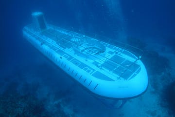 Submarino a 30 metros en aguas de cozumel